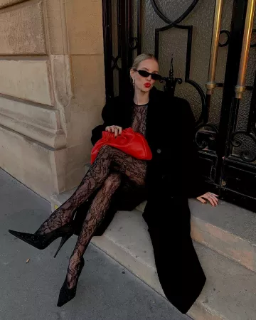 Tiffany & Co. Hardwear Link Earrings worn by Leonie Hanne on her Instagram Reels on December 17, 2023