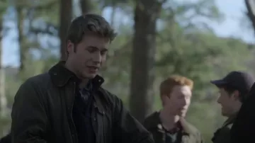 Barbour Strat­ford Wax Jack­et worn by Prince William (Ed McVey) as seen in The Crown (S06E07)