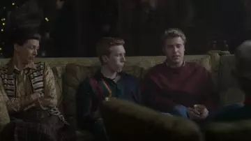 Vintage Striped Po­lo Ralph Lau­ren Shirt worn by Prince Harry (Luther Ford) as seen in The Crown (S06E07)