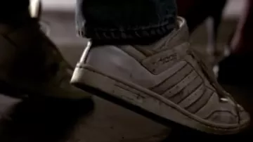 El par de zapatillas Adidas Originals usadas por Axel Foley (Eddie Murphy) en la película Beverly Hills Cop 2 Adidas Conference Low