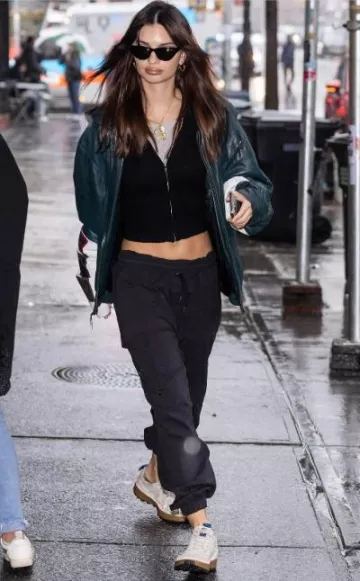 Gafas de sol Vogue Vo5513S usadas por Emily Ratajkowski en Nueva York el 18 de diciembre de 2023