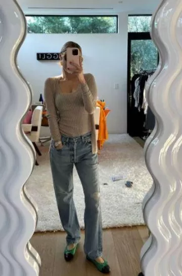 Coque en silicone Apple Iphone portée par Morgan Stewart sur sa Story Instagram le 24 décembre 2023