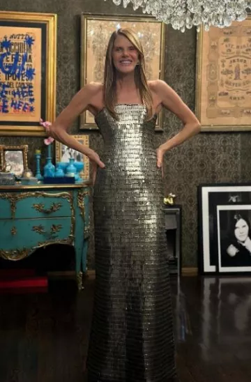 Valentina Ferragni Matilde Ear­rings worn by Anna Dello Russo  on her Instagram post on December 8, 2023