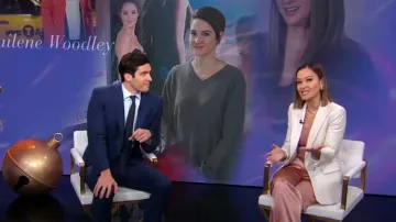 Veste Veronica Beard Beacon Dickey en écru portée par Eva Pilgrim vue dans Good Morning America le 21 décembre 2023