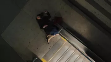 Scanlan Theodore Crepe Knit Skirt worn by Benita Alexander (Mandy Moore) as seen in Dr. Death (S02E02)