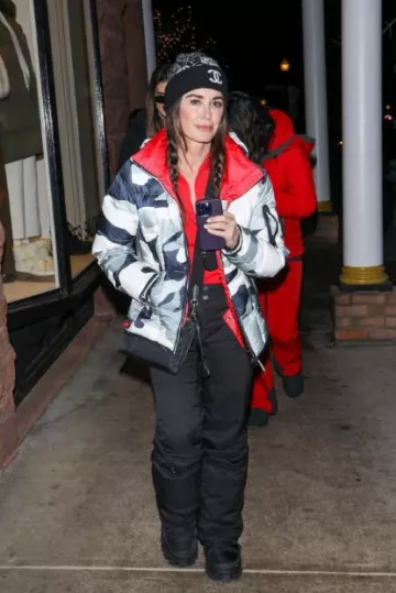 Chaussures d’après-ski Prada en nylon gabardine portées par Kyle Richards à Aspen le 23 décembre 2023