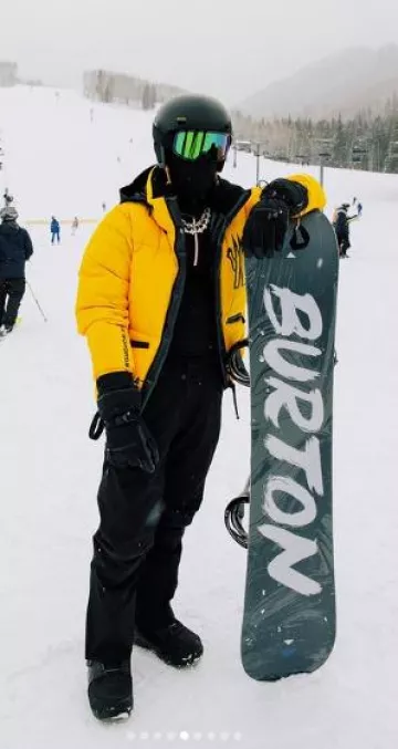 Gafas Moncler Black & Green 'Terrabeam' usadas por Anuel AA en la cuenta de Instagram @anuel