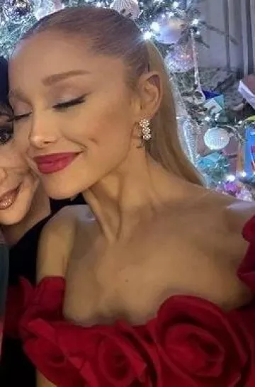 Pendientes de oro Sophie Bille Brahe Jardin Boucle de 14 quilates usados por Ariana Grande Frankie Grande en su publicación de Instagram el 24 de diciembre de 2023