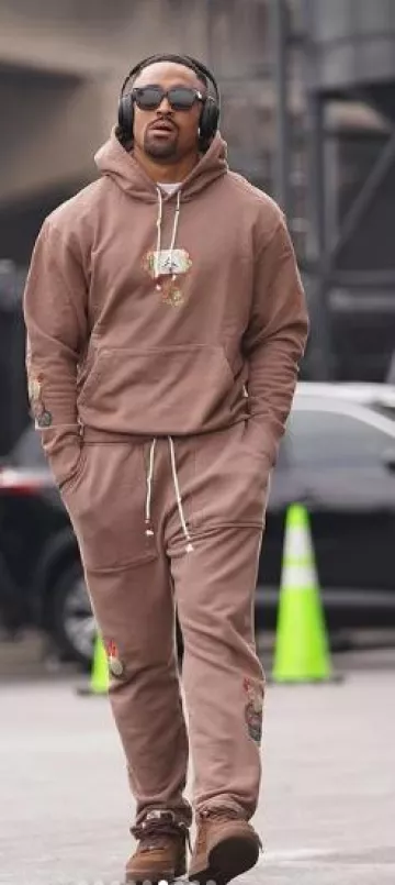Nike Air Force 1 Low 'Cacao Suede' portée par Jalen Hurts sur le compte Instagram @jalenhurts