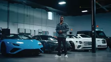 Camisa de seda con monograma de corazón negro de Casablanca usada por Ninho en azul historia feat. Lil Baby (Clip officiel)