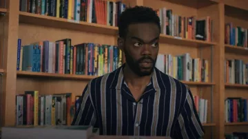 Chemise boutonnée à manches courtes à rayures Avery Rag & Bone portée par Marcus Watkins (William Jackson Harper) dans Love Life (S02E04)
