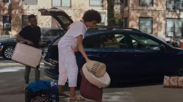 Mono de Rachel Comey Barrie usado por Ola Adebayo (Ego Nwodim) como se ve en Love Life (T02E04)