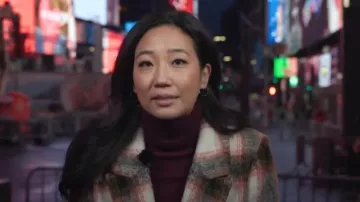 Blazer a cuadros cepillado de Anthropologie usado por Kathy Park como se ve en Today el 28 de diciembre de 2023
