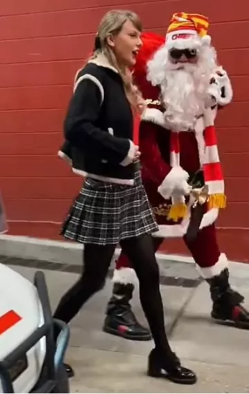 Hill House Home The Inola Skirt in Green Wallace Plaid worn by Taylor Swift at Arrowhead for the Chiefs’ Christmas Day Game Vs. the Las Vegas Raiders on December 25, 2023