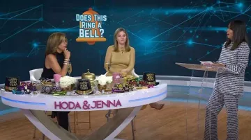 Top de cuello alto de punto jacquard a cuadros de Cos usado por Talia Parkinson Jones como se ve en Today el 29 de diciembre de 2023