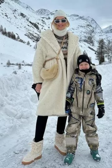 Celine Brown Pull en laine d’alpaga à col roulé Fair Isle en marron porté par Chiara Ferragni sur son post Instagram le 10 décembre 2023