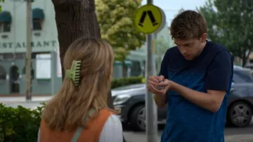Clip de garra de Cotton On Rachel usado por Olympia 'Oly' Chalmers-Davis (Nathalie Morris) como se ve en Bump (T03E01)