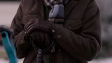 Chaqueta marrón usada por Nate Matthews (Andrew Dunbar) como se ve en Merry Magic Christmas