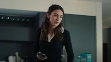 Polo en cachemire Mandee porté par Maya Stern (Michelle Keegan) dans Fool Me Once (S01E01)