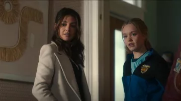 Karen millen Pe­tite Ital­ian Wool Dou­ble Breast­ed Coat worn by Maya Stern (Michelle Keegan) as seen in Fool Me Once (S01E01)