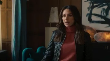 Chaqueta de cuero acolchada Maje usada por Maya Stern (Michelle Keegan) como se ve en Fool Me Once (S01E01)