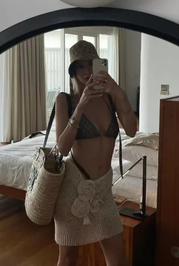 Sombrero reversible Gucci usado por Leonie Hanne en su publicación de Instagram el 3 de enero de 2024
