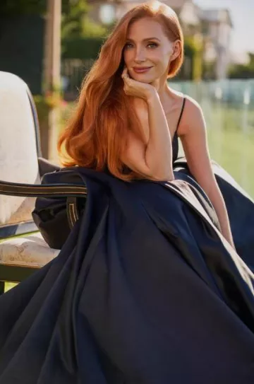 Chevalière Bondeye Josie Diamond Star portée par Jessica Chastain chez True Botanicals le 3 janvier 2024