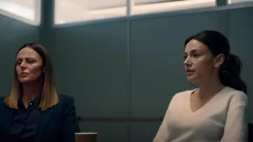 Beyond Yoga Pull assemblé porté par Maya Stern (Michelle Keegan) comme on le voit dans Fool Me Once (S01E06)