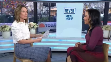 Thom Browne Plaid Wool-Blend Midi-Skirt in Deep Blue worn by Savannah Guthrie as seen in Today on January 4, 2024