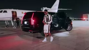 Baskets Nike Air Force 1 Low 'White' portées par Rob49 dans Homebody [Vidéo officielle]