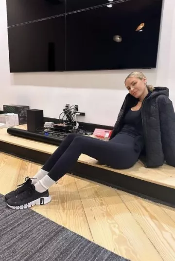 Zapatillas de entrenamiento Nike Free Metcon 5 usadas por Morgan Stewart en su historia de Instagram el 19 de diciembre de 2023