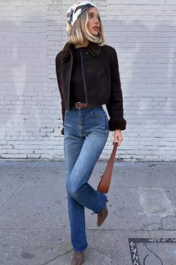 Sac The Row Half Moon en Cuir en Cuir porté par Elsa Hosk sur son post Instagram le 5 janvier 2024