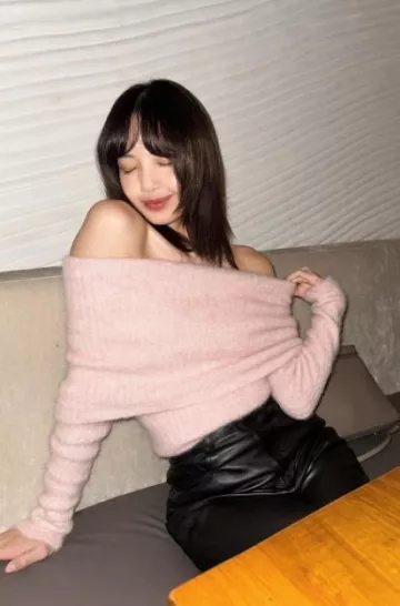 Loro Piana Extra Pocket Backpack worn by  Lisa on her  Instagram Post on January 7, 2024