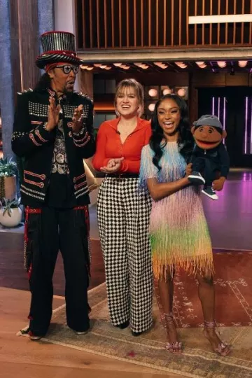 Polo de viscosa acanalado extra fino de Gucci usado por Kelly Clarkson en The Kelly Clarkson Show 5.49 el 8 de enero de 2024