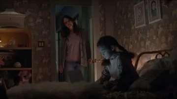 ATM Anthony Thomas Melillo Slub Tee of Benita Alexander (Mandy Moore) as seen in Dr. Death (S02E07)