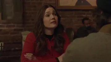 Cárdigan acanalado Proenza Schouler usado por Benita Alexander (Mandy Moore) como se ve en Dr. Death (S02E07)