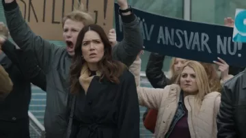 Cecilie Bahnsen Helen Mackintosh Coat worn by Benita Alexander (Mandy Moore) as seen in Dr. Death (S02E08)