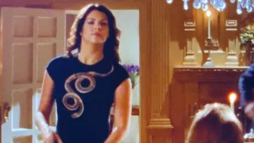 Le t-shirt serpent porté par Lorelai Gilmore (Lauren Graham) dans la série Gilmore Girls (Saison 3 Episode 18)