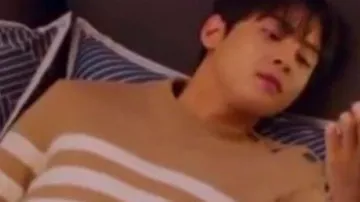 The striped sweater worn by Lee so Ho (Cha Eun-woo) in True Beauty (Season 1 Episode 3)
