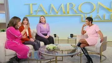 Botas Gucci Lillian Horsebit usadas por Tamron Hall como se ve en Tamron Hall Show el 8 de enero de 2024