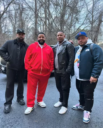 Sudadera con capucha con cremallera Celine Red & White-Stripe usada por DJ Khaled en la cuenta de Instagram @djkhaled