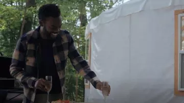 Ralph Lauren Chemise boutonnée à carreaux portée par Marcus Watkins (William Jackson Harper) dans Love Life (S02E08)