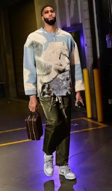 Fear of God Olive Green Nylon Pants worn by Anthony Davis on the Instagram account @anthonydavislaker