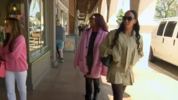 Bolso de hombro Chanel Double FlaS usado por Annemarie Wiley como se ve en The Real Housewives of Beverly Hills (T13E11)