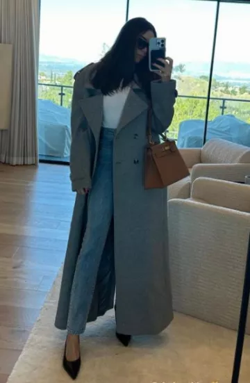Sac Hermès Togo Kelly porté par Olivia Culpo sur sa Story Instagram le 10 janvier 2024