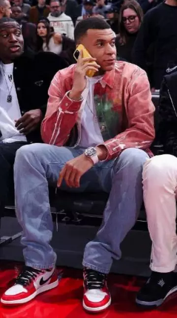 Dior Light Blue Long Regular Jeans worn by Kylian Mbappé on the Instagram account @k.mbappe