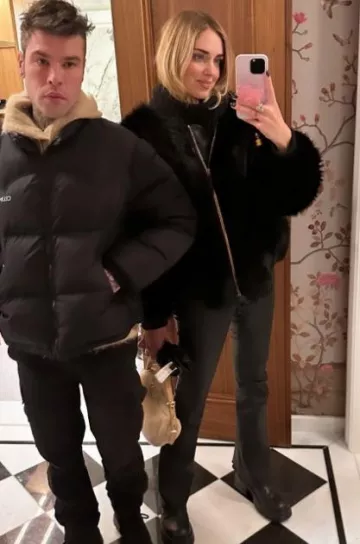Numeroottol Gilda worn by Chiara Ferragni on her Instagram Story on December 9, 2023