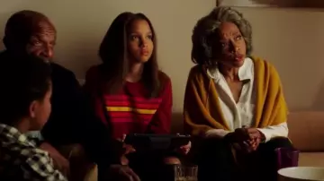 Forever 21 Long Sleeve Crop Top porté par May Grant (Corinne Massiah) dans 9-1-1 (S02E11)