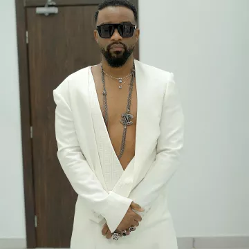 Tom Ford Thor 777 Sunglasses worn by Fally Ipupa on the Instagram account @fallyipupa01