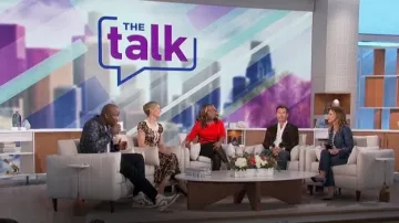 Nike Air Jordan 1 Mid SE Craft in Taupe Haze worn by Akbar Gbaja-Biamila as seen in The Talk on January 2, 2024